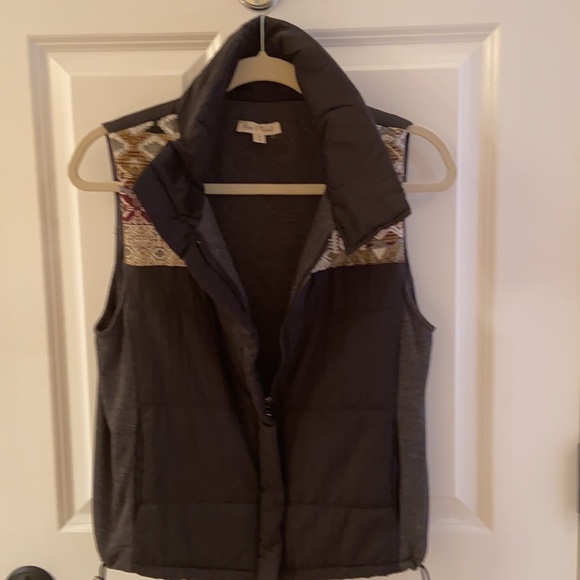 Hem and Thread Southwest Pattern vest. Size S - Picture 3 of 10